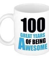 100 great years of being awesome cadeau mok beker wit en blauw