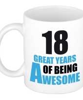 18 great years of being awesome cadeau mok beker wit en blauw