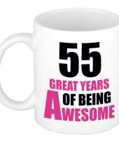 55 great years of being awesome cadeau mok beker wit en roze