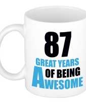 87 great years of being awesome cadeau mok beker wit en blauw