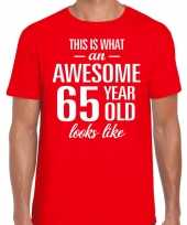 Awesome 65 year 65 jaar cadeau t-shirt rood heren